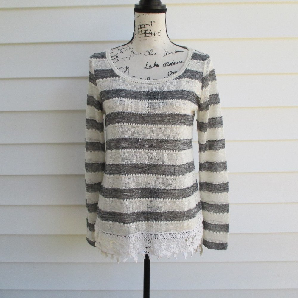 Maurices White and Black Striped Size Medium Sweater